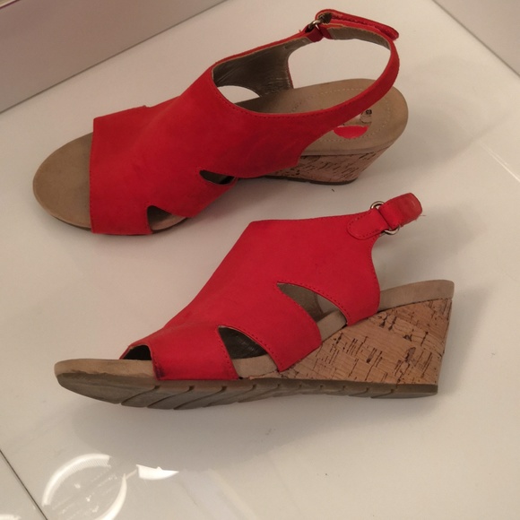 Bandolino suede wedge sandals, sz 7 - Picture 2 of 7